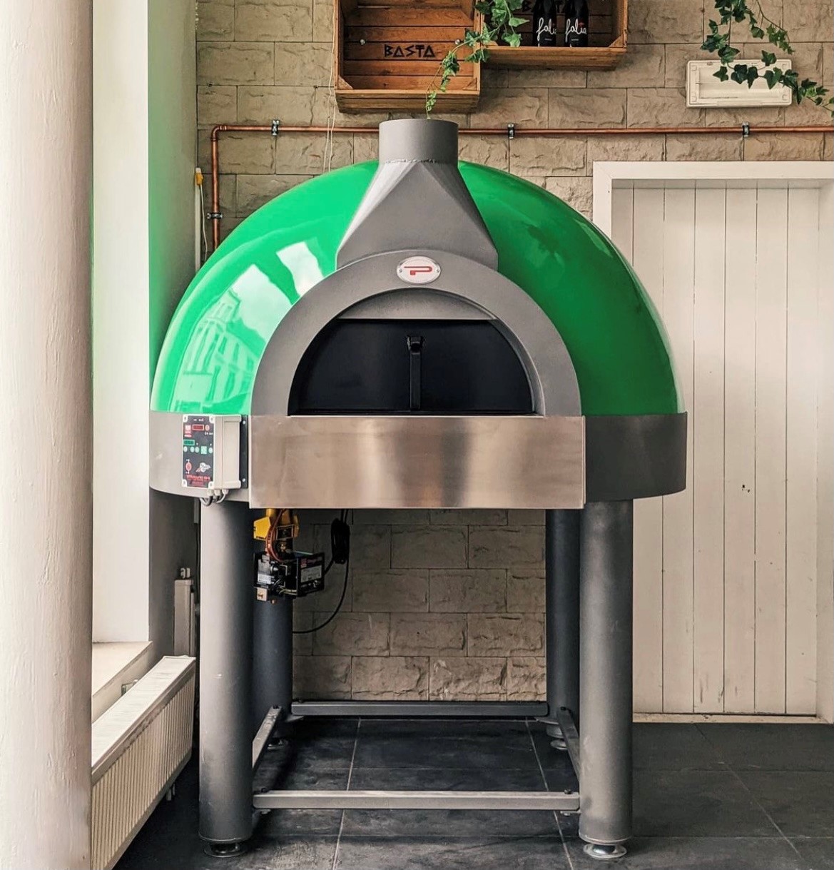 Static pizza oven